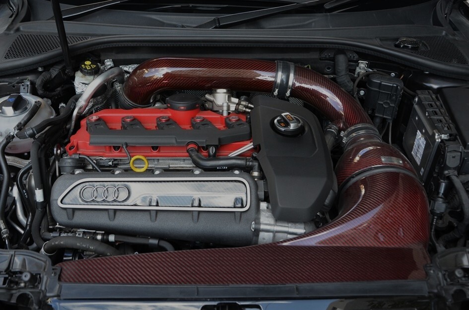 カスタムアウディRS3 カーボンインテーク コイル マフラー 車高調(diào) 大口徑2ピースローター 強化スタビ １オーナー極上正規(guī)ディーラー車