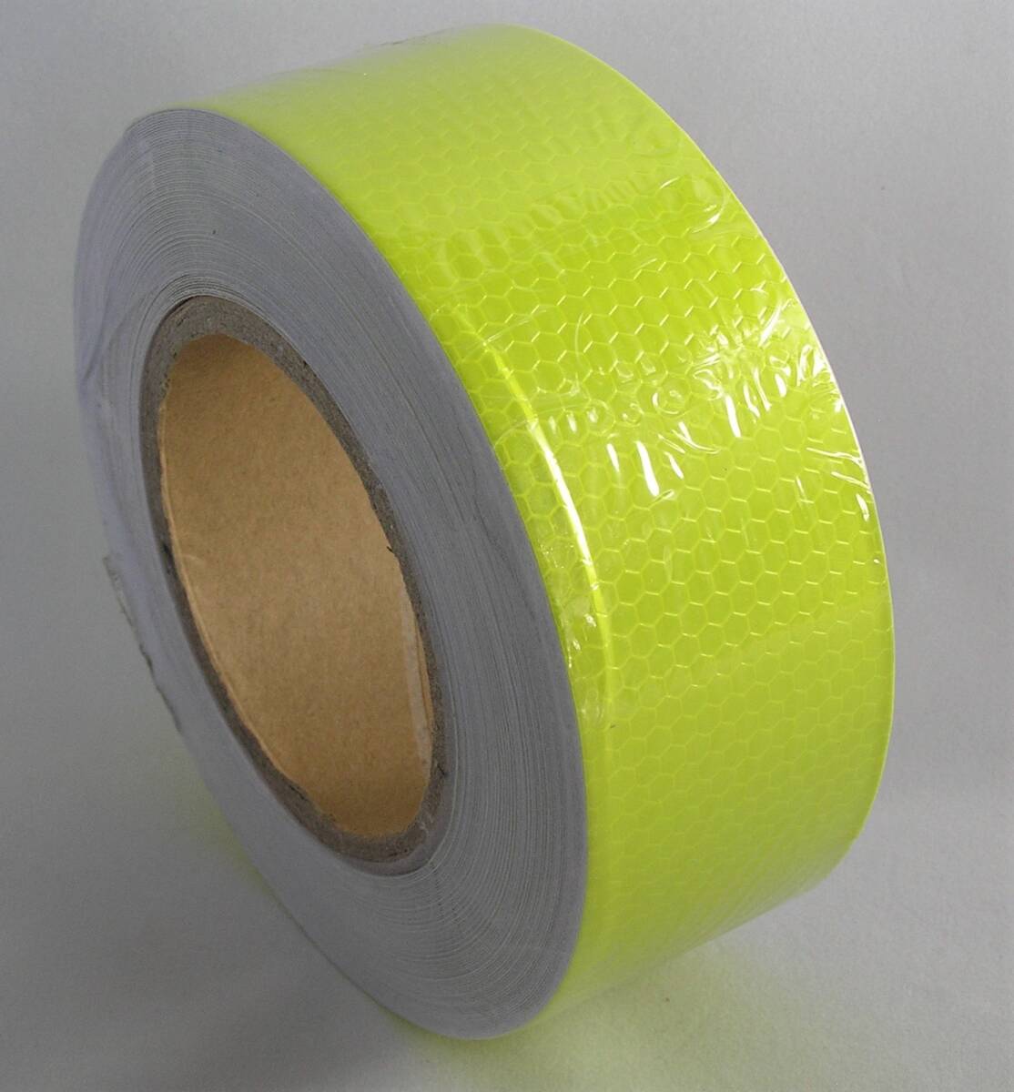 高輝度 反射 テープ 黄金色 イエロー 幅5cm 長さ25m 蛍光 ステッカー 事故 防止 安全 標識 車装飾 シール 耐水性_画像4