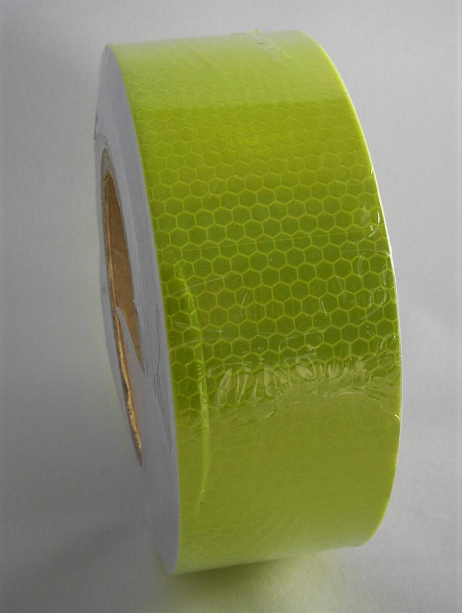 高輝度 反射 テープ 黄金色 イエロー 幅5cm 長さ25m 蛍光 ステッカー 事故 防止 安全 標識 車装飾 シール 耐水性_画像6