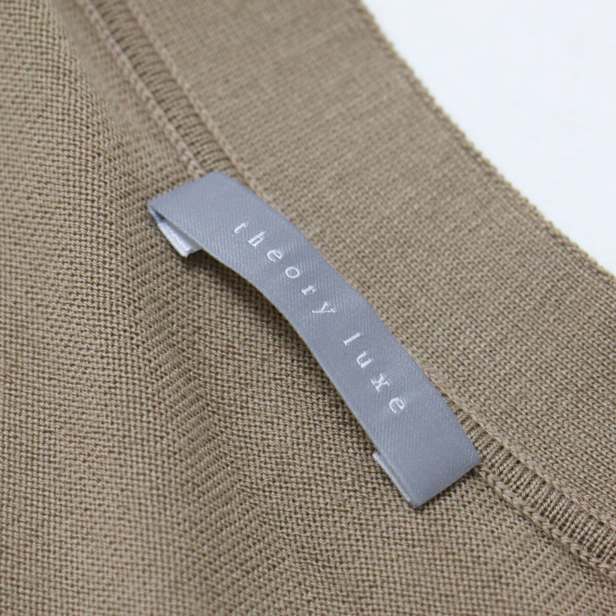 theory luxe 24年製 CARRIE LAWRENCE カーディガン theory luxe 24年製 CARRIE LAWRENCE カーディガン