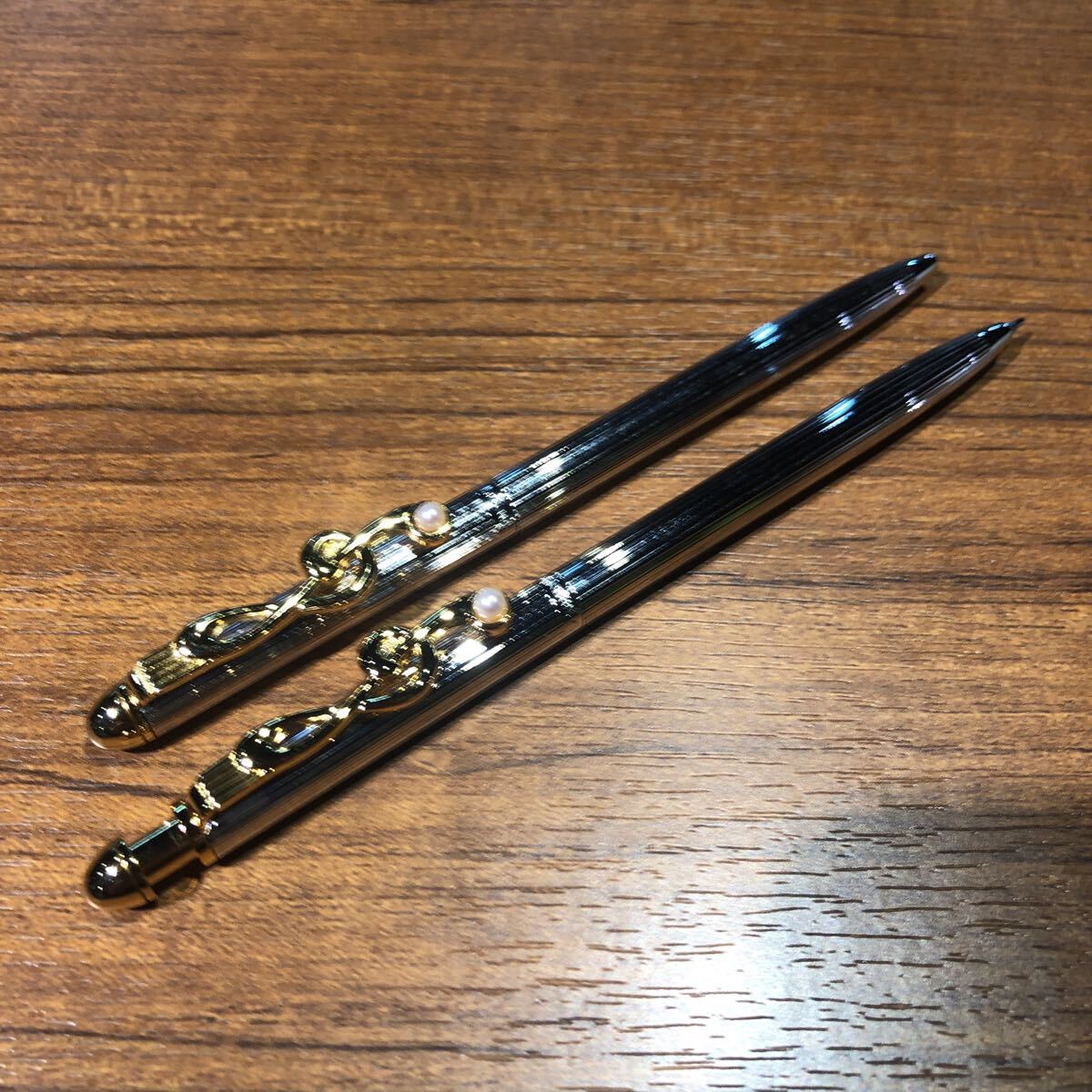 送料無料〉ミキモト シャーペン ボールペン ト音記号 パール