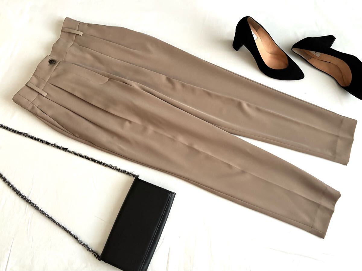 ◆プラステ　PLST　ベージュ系　テーパードパンツ 