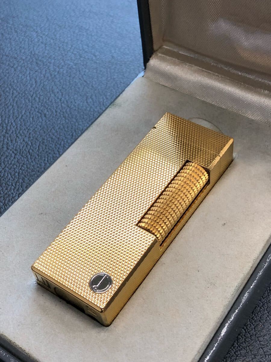 Dunhill ダンヒル ガスライター ゴールドカラー 箱付き 綺麗です Dunhill ダンヒル ガスライター ゴールドカラー 箱付き 綺麗です