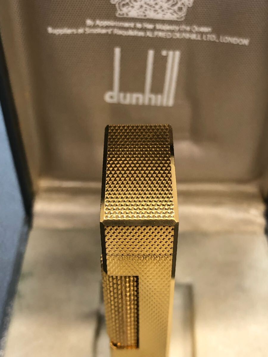 Dunhill ダンヒル ガスライター ゴールドカラー 箱付き 綺麗です Dunhill ダンヒル ガスライター ゴールドカラー 箱付き 綺麗です