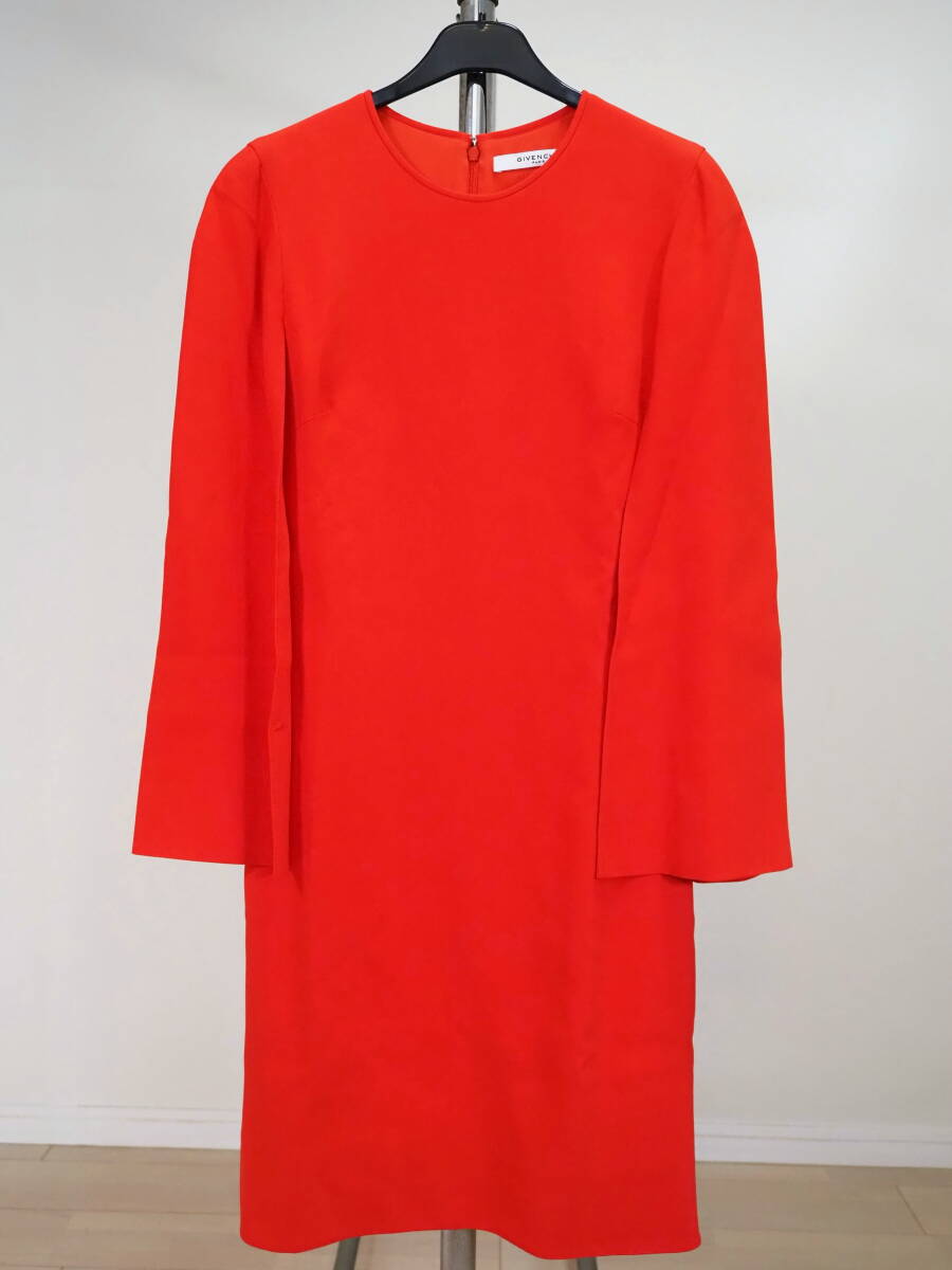  прекрасный товар GIVENCHYji van si.17AW накидка рукав One-piece 38 красный Italy производства 