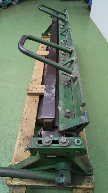 1円スタート) 手動式 アングルバッタ パンチ1.2m 板金折曲機 1円スタート) 手動式 アングルバッタ パンチ1.2m 板金折曲機