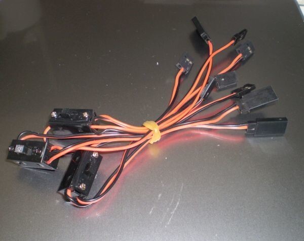 追. ★受信機電源スイッチ (3個）フタバタイプ　充電コード付 3線タイプ_画像1