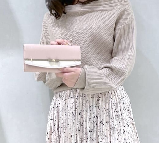 送無 30％引 サマンサタバサ ロゴ入 フラワー リボン ベルト 牛革 かぶせ 長財(cái)布 ピンク 新品 証明書付 カード16枚収納 開運(yùn) 金運(yùn)UP 春財(cái)布