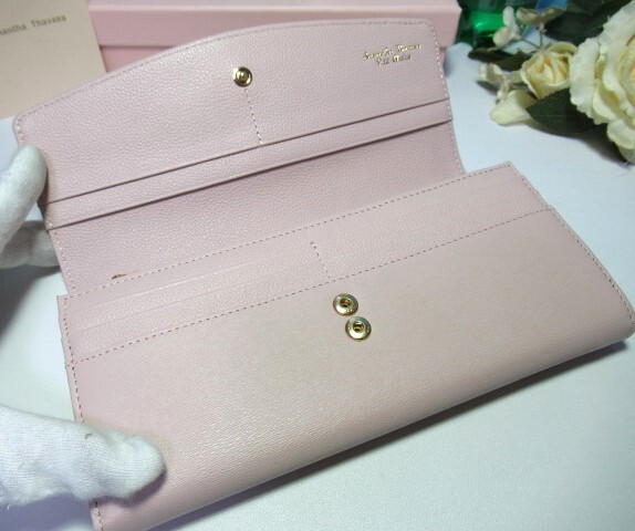 送無 30％引 サマンサタバサ ロゴ入 フラワー リボン ベルト 牛革 かぶせ 長財(cái)布 ピンク 新品 証明書付 カード16枚収納 開運(yùn) 金運(yùn)UP 春財(cái)布