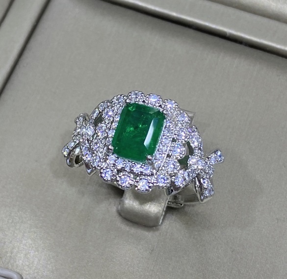 エメラルド ジュエリー3點(diǎn) ネックレス ピアス リング フリーサイズ 満々ジルコン ピカピカ 輝く アクセサリー 