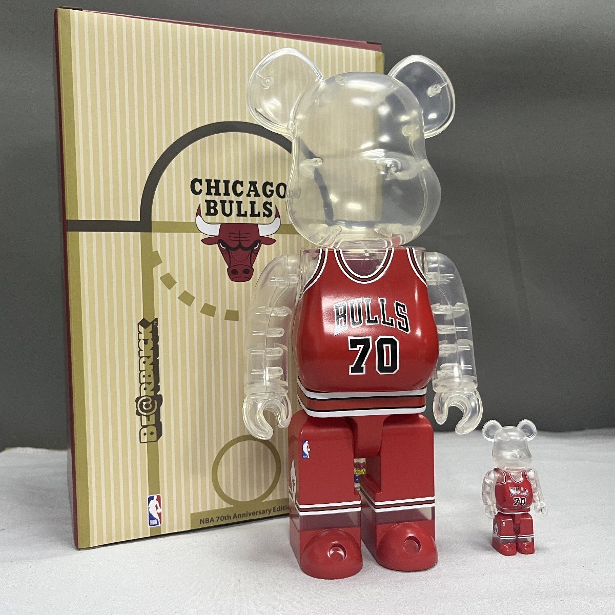 BE@RBRICK x 100% & 400% x NBA Chicago Bulls by MEDICOM TOY BE@RBRICK x 100% & 400% x NBA Chicago Bulls by MEDICOM TOY