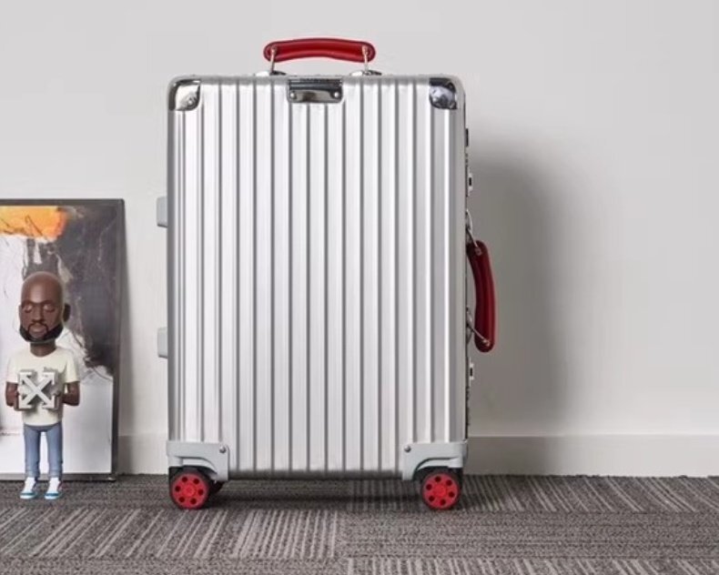 RIMOWA リモワ Classic Fight 20インチ 37リットル 機内持ち込み