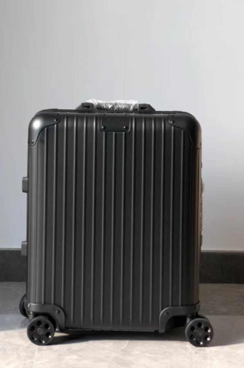 RIMOWA リモワ Original Cabin Twist 21インチ 35リットル RIMOWA リモワ Original Cabin Twist 21インチ 35リットル