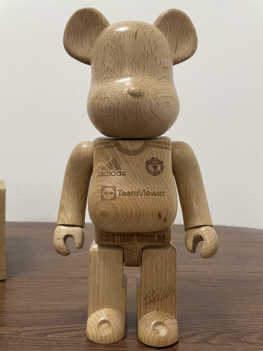 BE@RBRICK x カリモクx 400% carved wooden Cristiano Ronaldo BE@RBRICK x カリモクx 400% carved wooden Cristiano Ronaldo