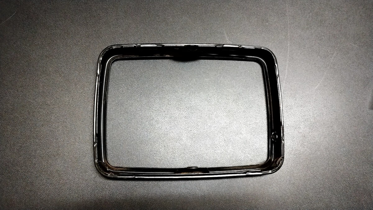 ラスト1個！ カワサキ 純正 新品 ヘッドライトリム 23006-1012