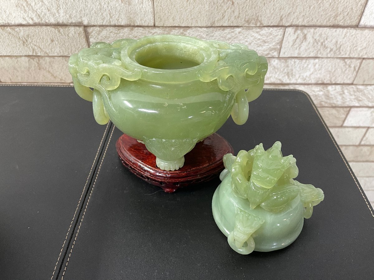 □中国美術 翡翠三足香炉 置物 天然石 共箱付 台座付 香道具 古 □中国美術 翡翠三足香炉 置物 天然石 共箱付 台座付 香道具 古