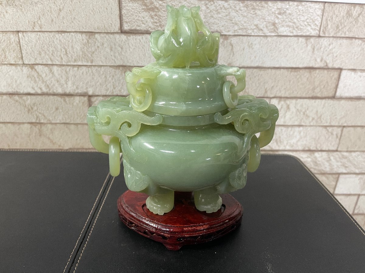 □中国美術 翡翠三足香炉 置物 天然石 共箱付 台座付 香道具 古 □中国美術 翡翠三足香炉 置物 天然石 共箱付 台座付 香道具 古