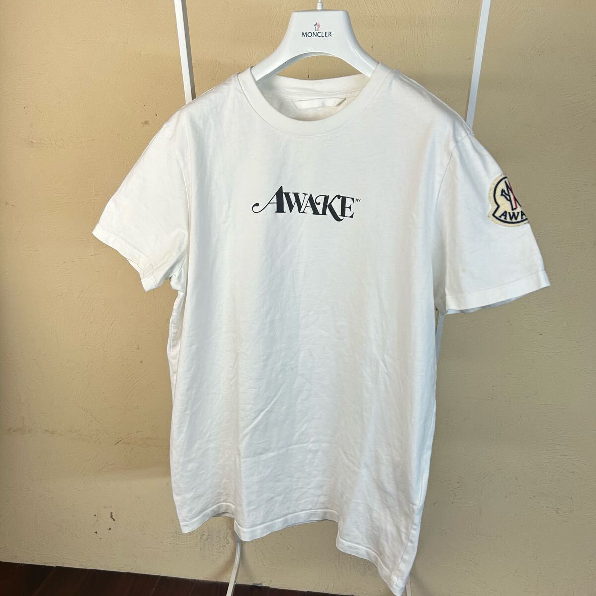 【破格最安値】MONCLER モンクレール 半袖TシャツAWAKE 白M