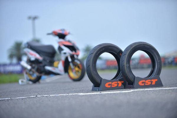  soft Compound! несколько принятых ставок возможно![CMSR100/90-12soft&CMSR2nd120/80-12] какой в комплекте . стоимость доставки 500 иен! отправка в тот же день!CST CM-SR NSR NSF Glo m