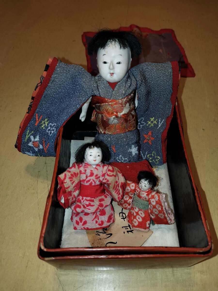 骨董品 日本人形 市松人形 男の子女の子 着物姿 木製ケース付 骨董品 日本人形 市松人形 男の子女の子 着物姿 木製ケース付