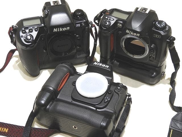 Nikon ニコン 一眼レフカメラ 3点セット フィルム デジタル Nikon ニコン 一眼レフカメラ 3点セット フィルム デジタル