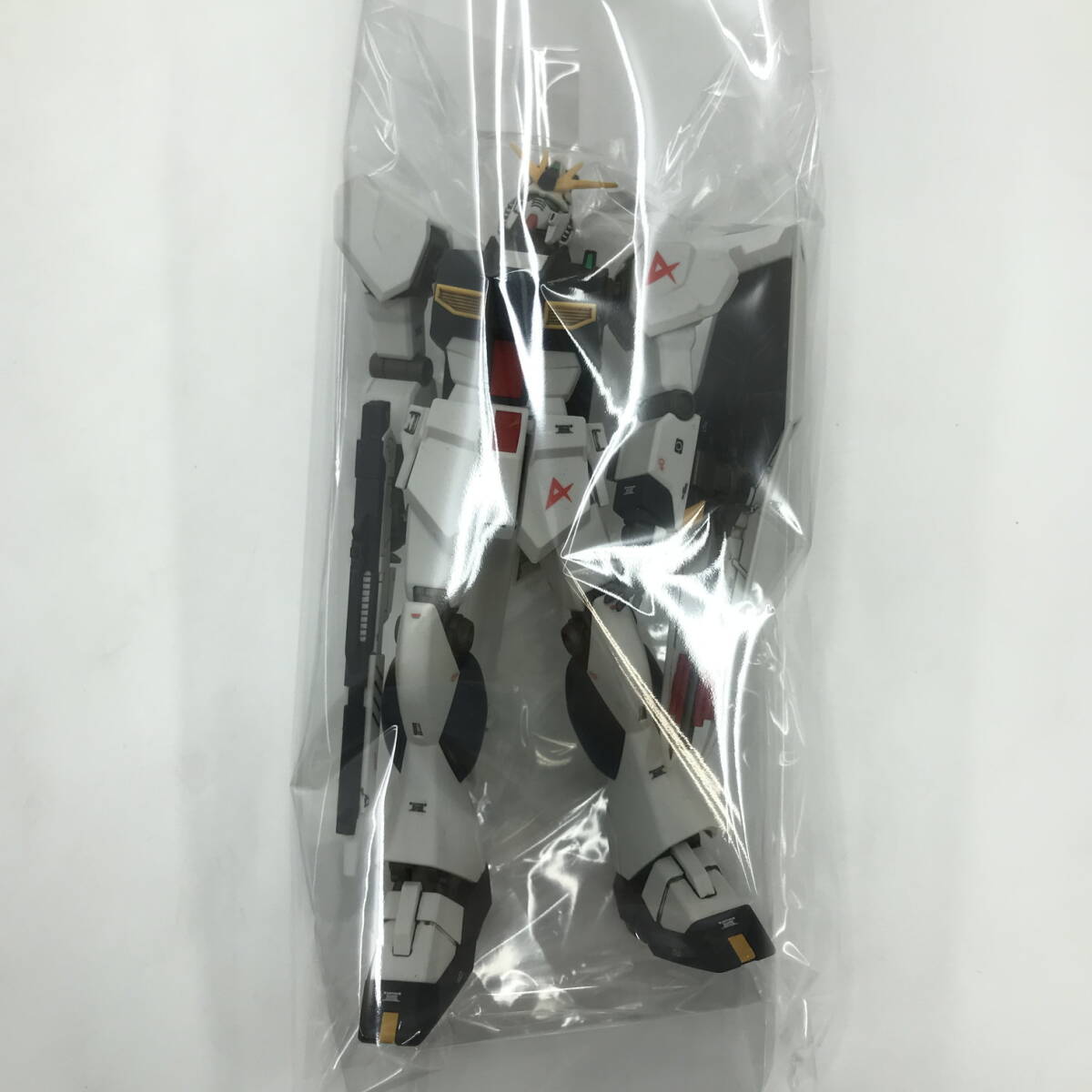 FUR【中古現状品】箱無し 組立済み サザビー×2/ニューガンダム×4 FUR【中古現状品】箱無し 組立済み サザビー×2/ニューガンダム×4