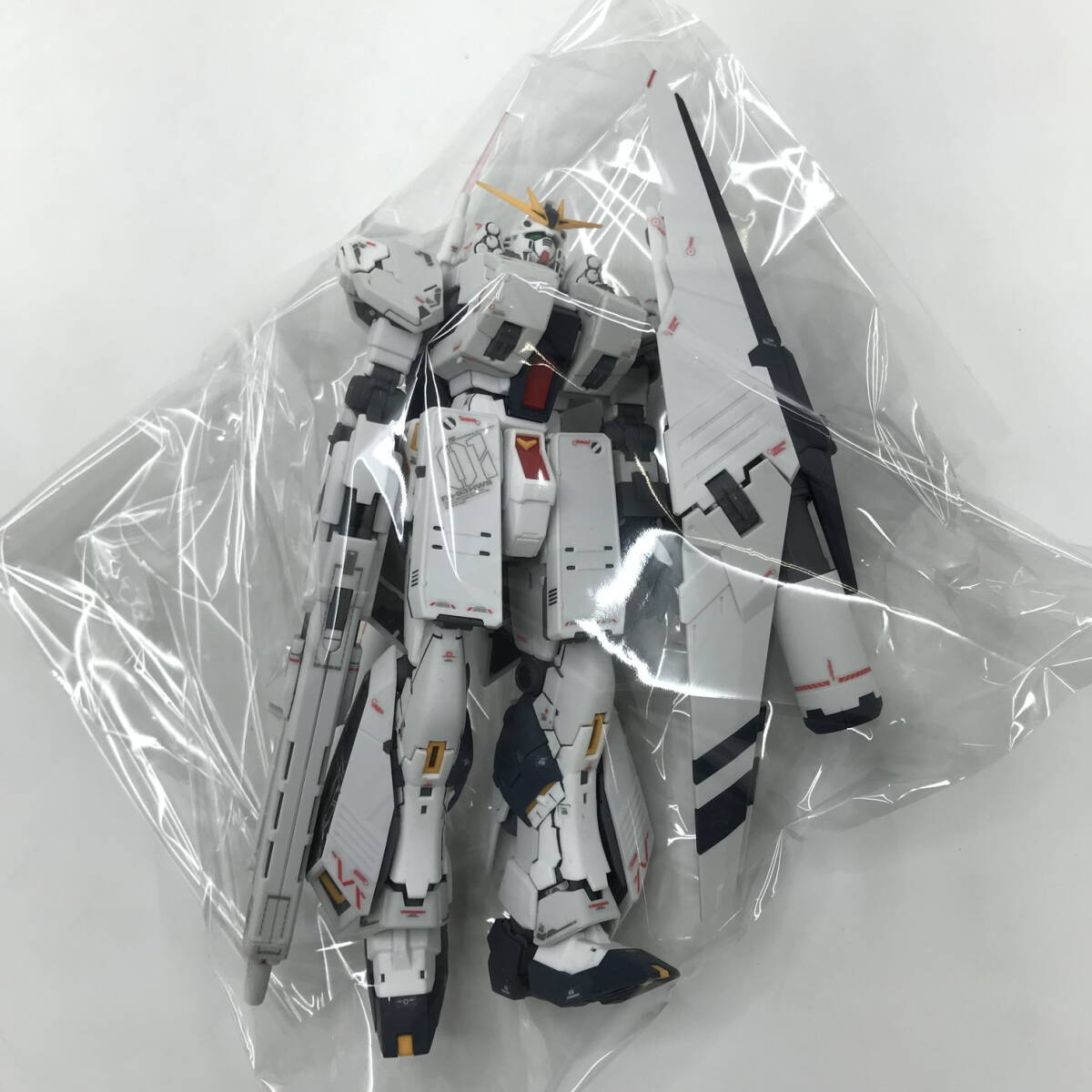 FUR【中古現状品】箱無し 組立済み サザビー×2/ニューガンダム×4 FUR【中古現状品】箱無し 組立済み サザビー×2/ニューガンダム×4