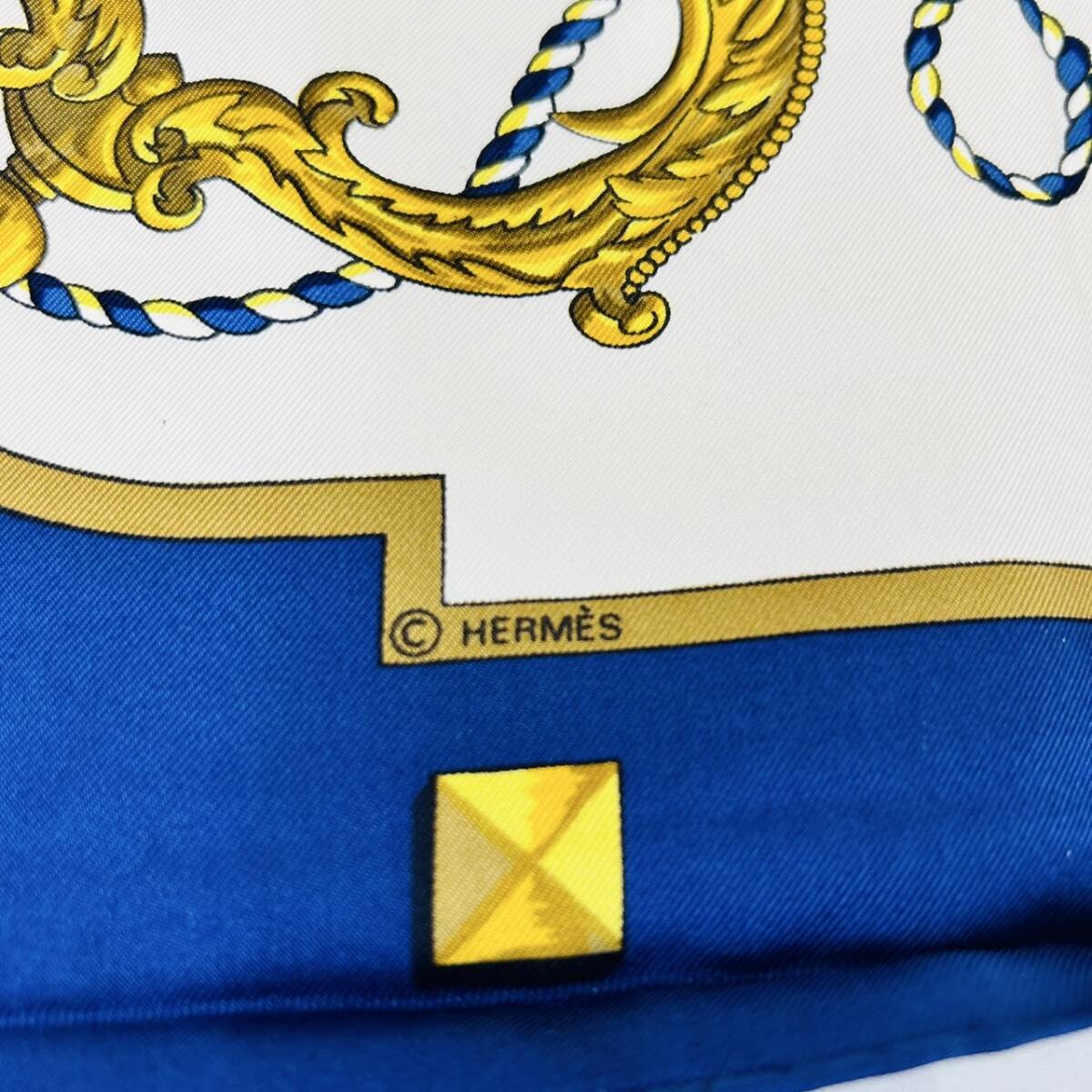 042】Hermes エルメス カレ90 スカーフ 鍵柄 中古品 保管品 タグ 042】Hermes エルメス カレ90 スカーフ 鍵柄 中古品 保管品 タグ