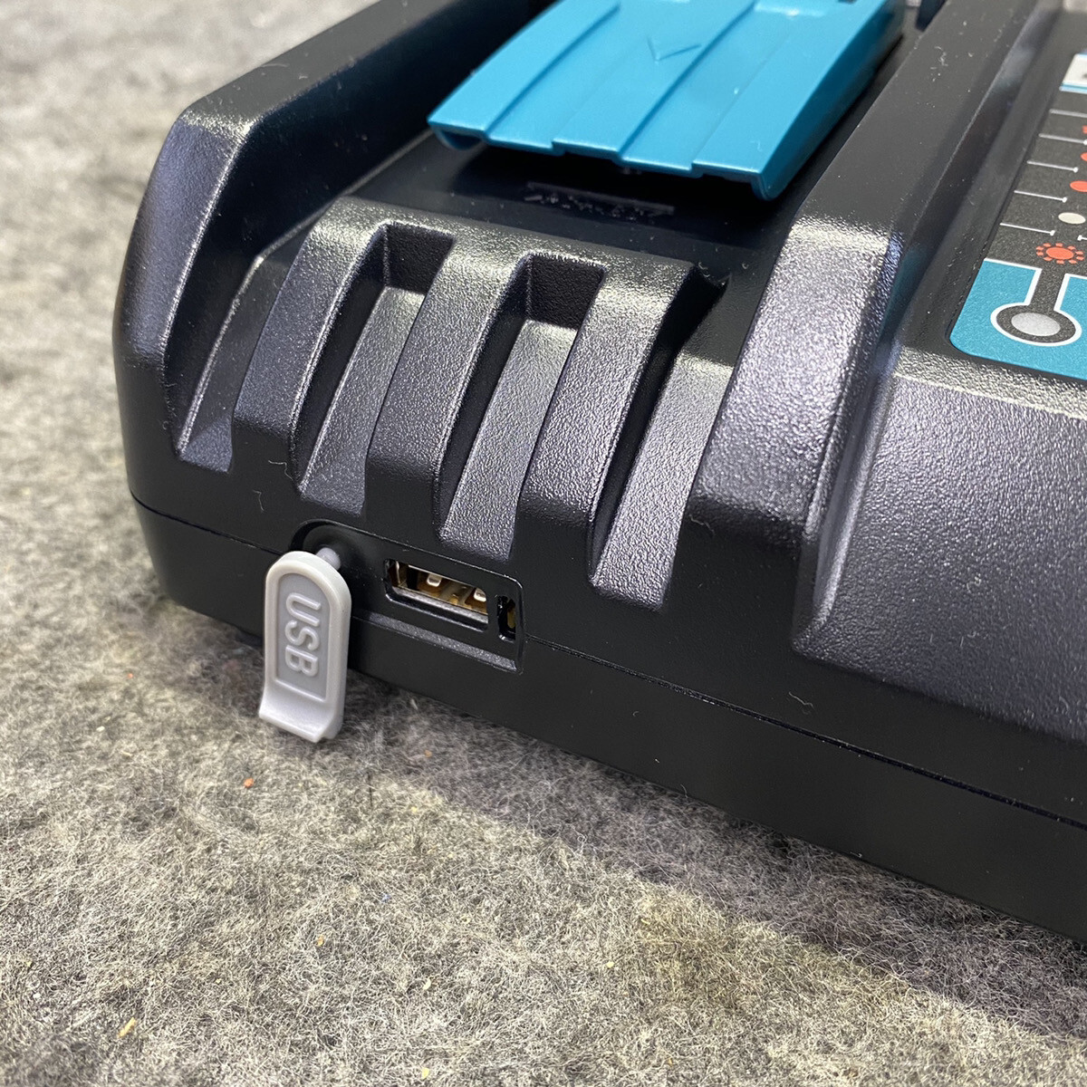  бесплатная доставка![ не использовался товар ]* Makita (makita) быстрое зарядное устройство DC18RF*akto tool Toyama магазин *SC