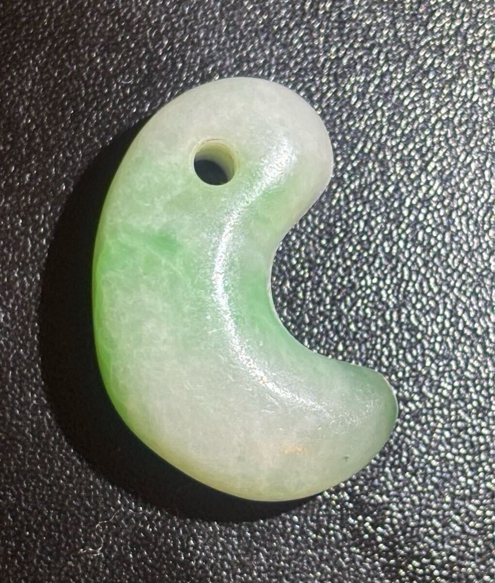 古墳期 勾玉 出土品 翡翠製 ロウカン質 糸魚川 翡翠勾玉 縄文 古墳期 勾玉 出土品 翡翠製 ロウカン質 糸魚川 翡翠勾玉 縄文