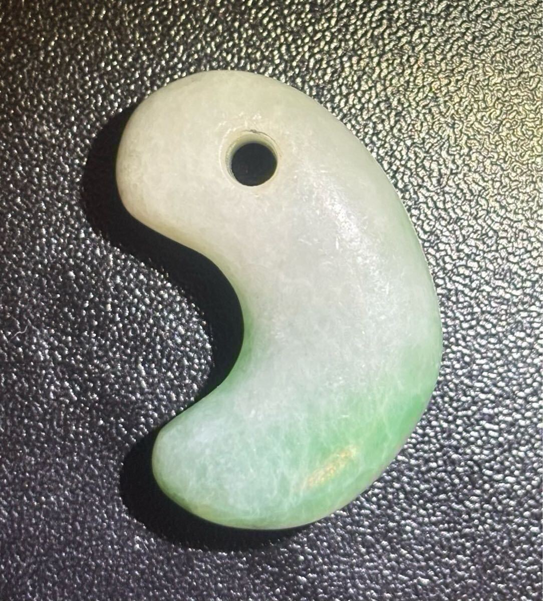 古墳期 勾玉 出土品 翡翠製 ロウカン質 糸魚川 翡翠勾玉 縄文 古墳期 勾玉 出土品 翡翠製 ロウカン質 糸魚川 翡翠勾玉 縄文