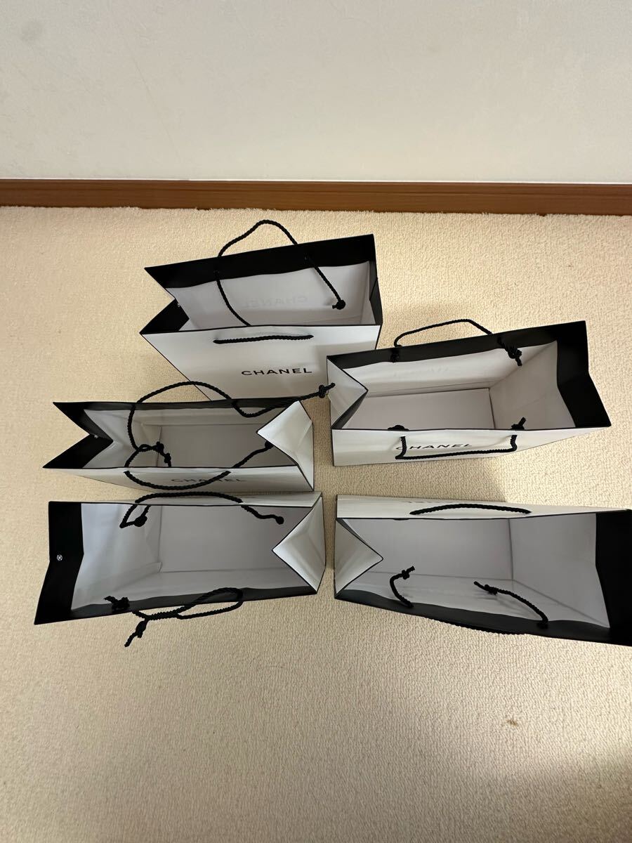 CHANEL 紙袋 シャネル ショッパー 白 中サイズ(シャネル)|売買 CHANEL 紙袋 シャネル ショッパー 白 中サイズ(シャネル)|売買