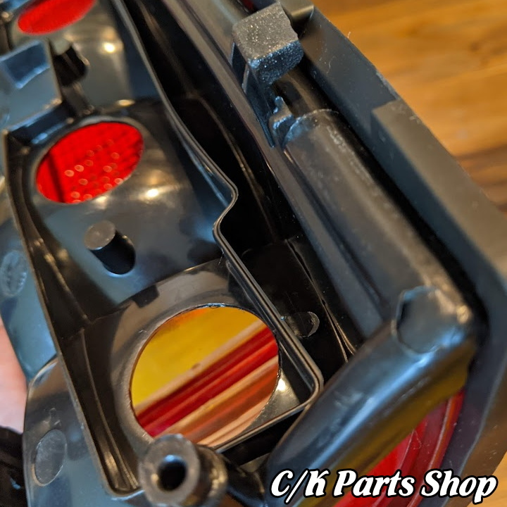 テールランプASSY 左 運転席側(cè) 社外純正タイプ 88-99年 C1500 K1500 サバーバン タホ ブレイザー ユーコン エスカレード テールライト