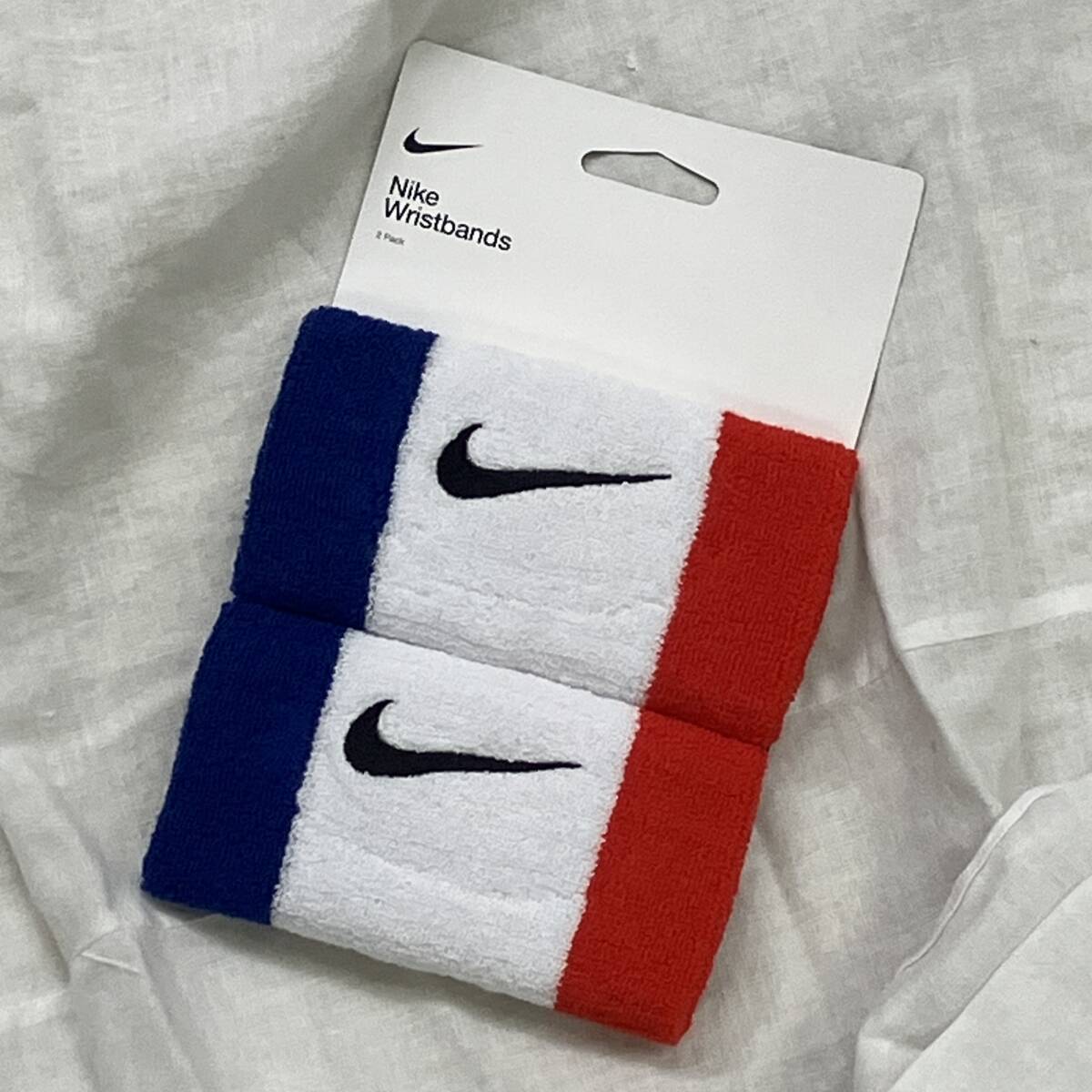 新品未使用品 ★NIKE ナイキ★男女兼用フリーサイズ 『スウッシュダブルワイド リストバンド』 ユニセックス BN2094/620