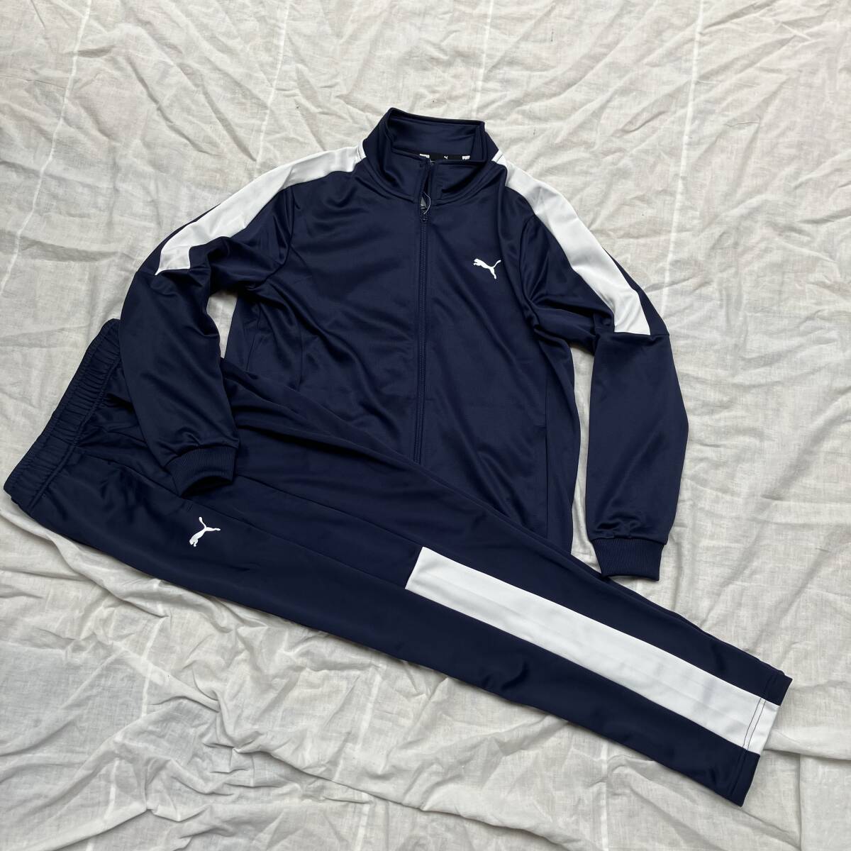 新品未使用品★puma プーマ★メンズ Mサイズ 『ESS トレーニングジャケット?パンツ』紺ネイビー ジャージ上下セット 681075/681076（06）