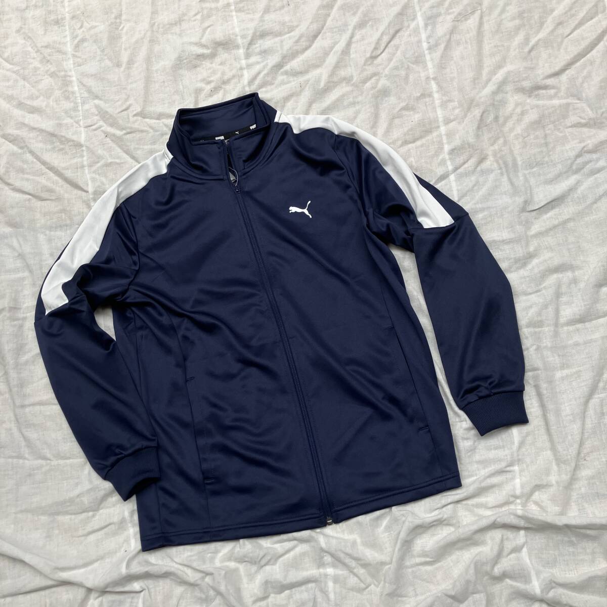 新品未使用品★puma プーマ★メンズ Mサイズ 『ESS トレーニングジャケット?パンツ』紺ネイビー ジャージ上下セット 681075/681076（06）