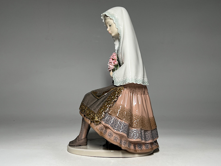 瑞】リヤドロ LLADRO 少女と薔薇 フィギュリン 陶器人形 置物 瑞】リヤドロ LLADRO 少女と薔薇 フィギュリン 陶器人形 置物