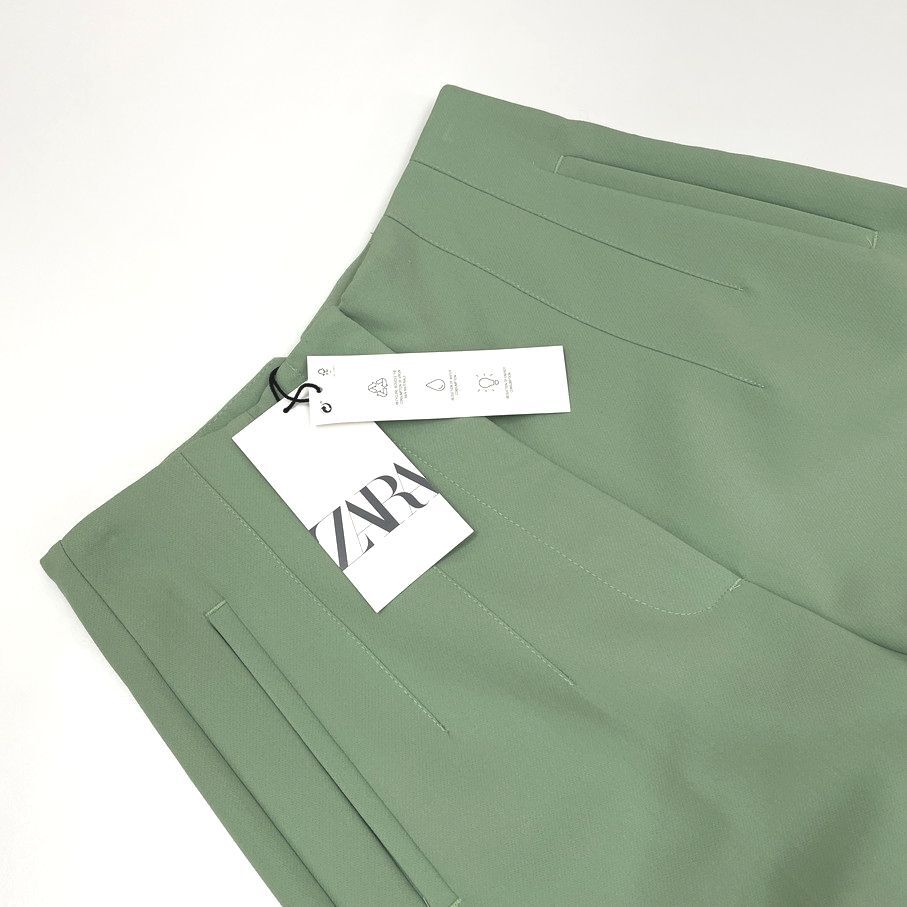 ZARA /S/ グリーン ハイウエストパンツ タグ付き レディース オフィスカジュアル ボトム 通勤 生地ストレッチ大人可愛い ホワイトロゴ ザラ