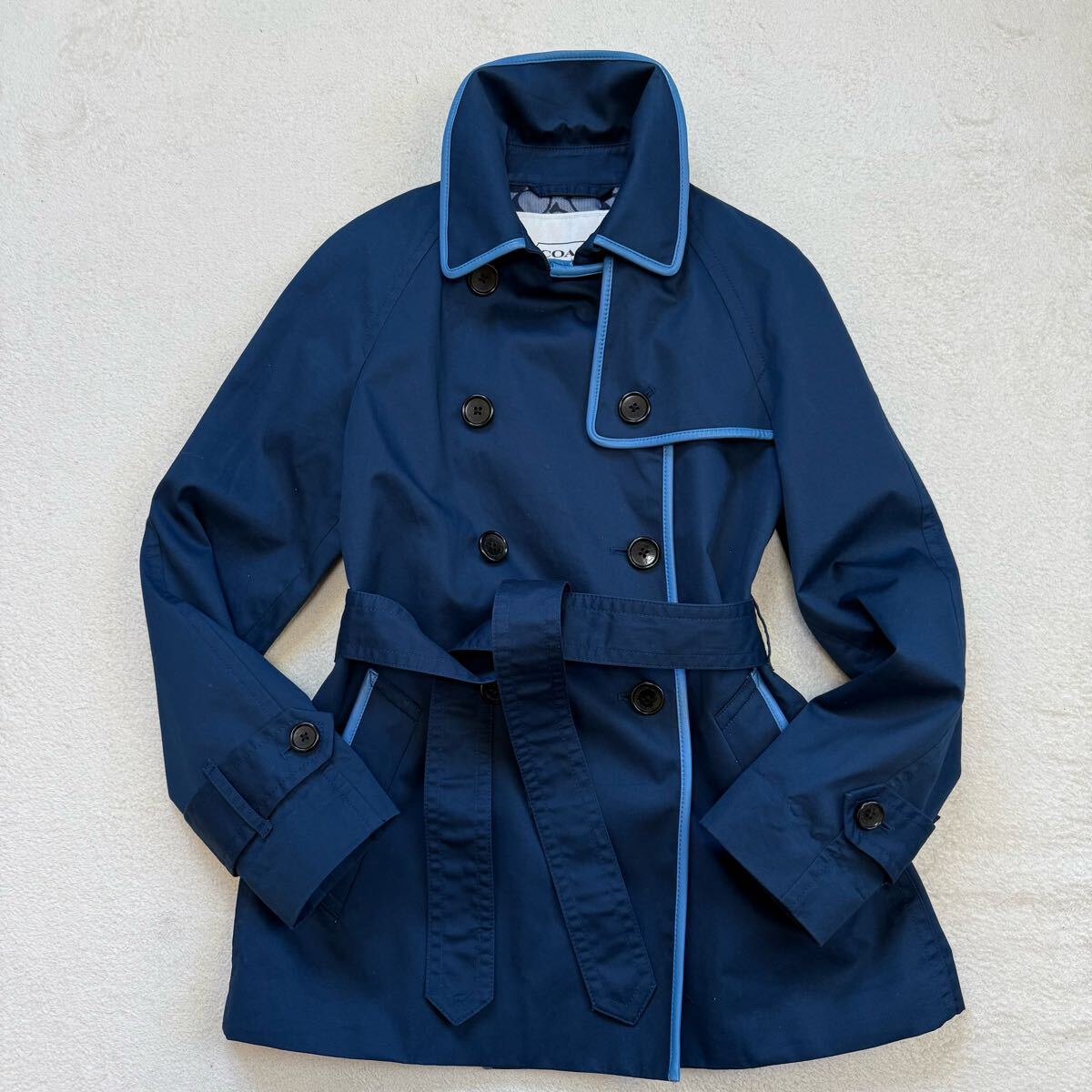 美品】COACH コーチ 圧巻の存在感 シグネチャー柄 レザー 美色 美品】COACH コーチ 圧巻の存在感 シグネチャー柄 レザー 美色