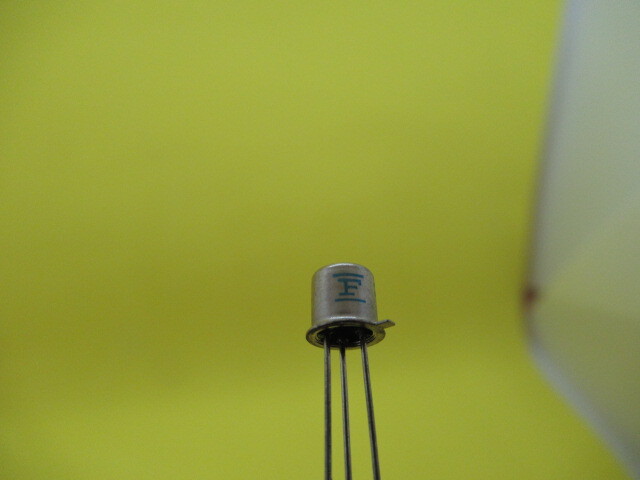 【未使用 長期保管品】富士通製 2SC727 NPN型バイポーラトランジスタ 1個_画像1