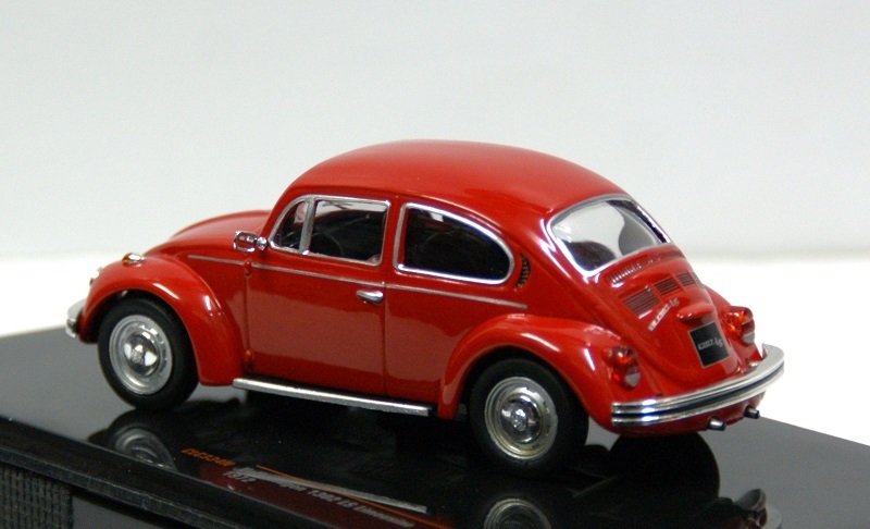 【イクソ】1/43 VW ビートル 1302 LS リムジン 1972年 レッド (限定生産 商品№ CLC334N )ダイキャスト制のミニカー