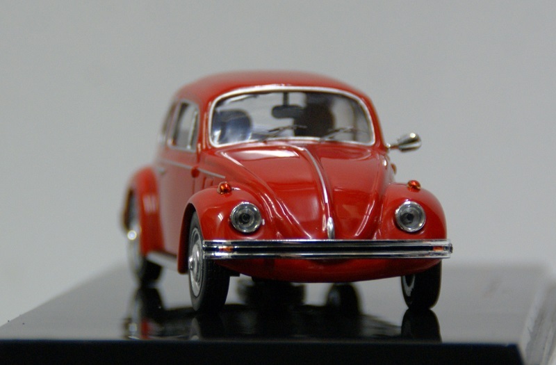 【イクソ】1/43 VW ビートル 1302 LS リムジン 1972年 レッド (限定生産 商品№ CLC334N )ダイキャスト制のミニカー