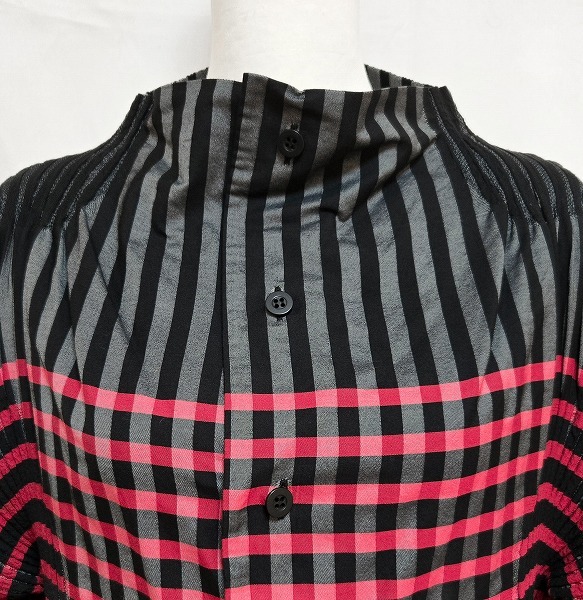 #apc イッセイミヤケ ISSEYMIYAKE シャツジャケット 2 赤 黒 グレー ドルマン チェック チュニック スタンドカラー レディース [865283]
