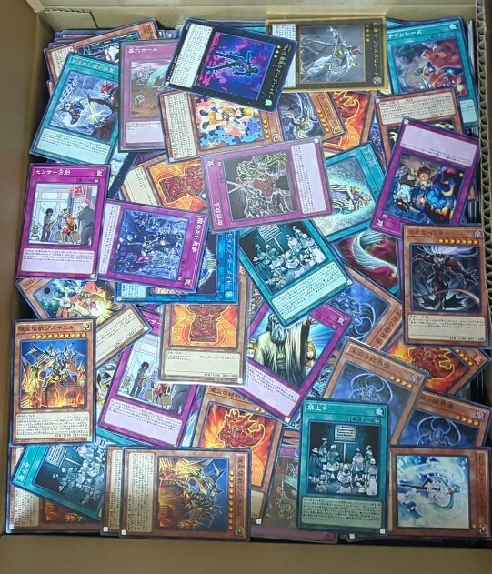 遊戯王 ノーマル 字レア まとめ売り　総重量15キロ　大量　デッキパーツ　汎用　手札誘発 　日本語版のみ　まとめ