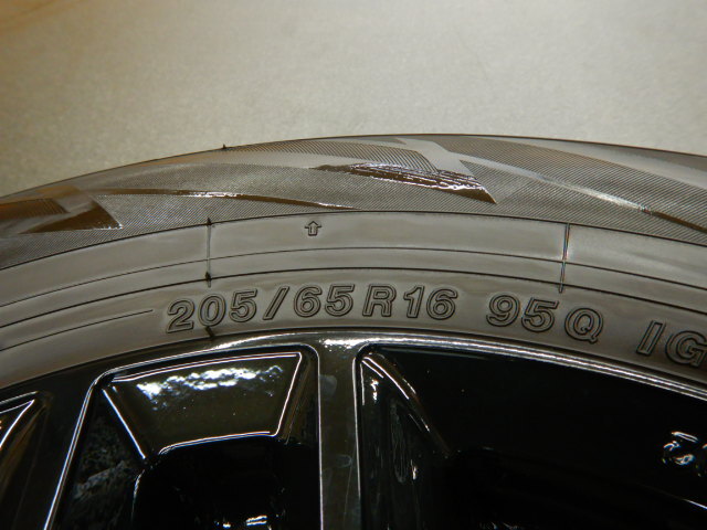 A: прекрасный товар!MAK ok s Ford 7J-16+41 5-112 Ice Guard IG70 205/65-16 7~8 минут.MINI F60,BMW U06 активный Tourer для 