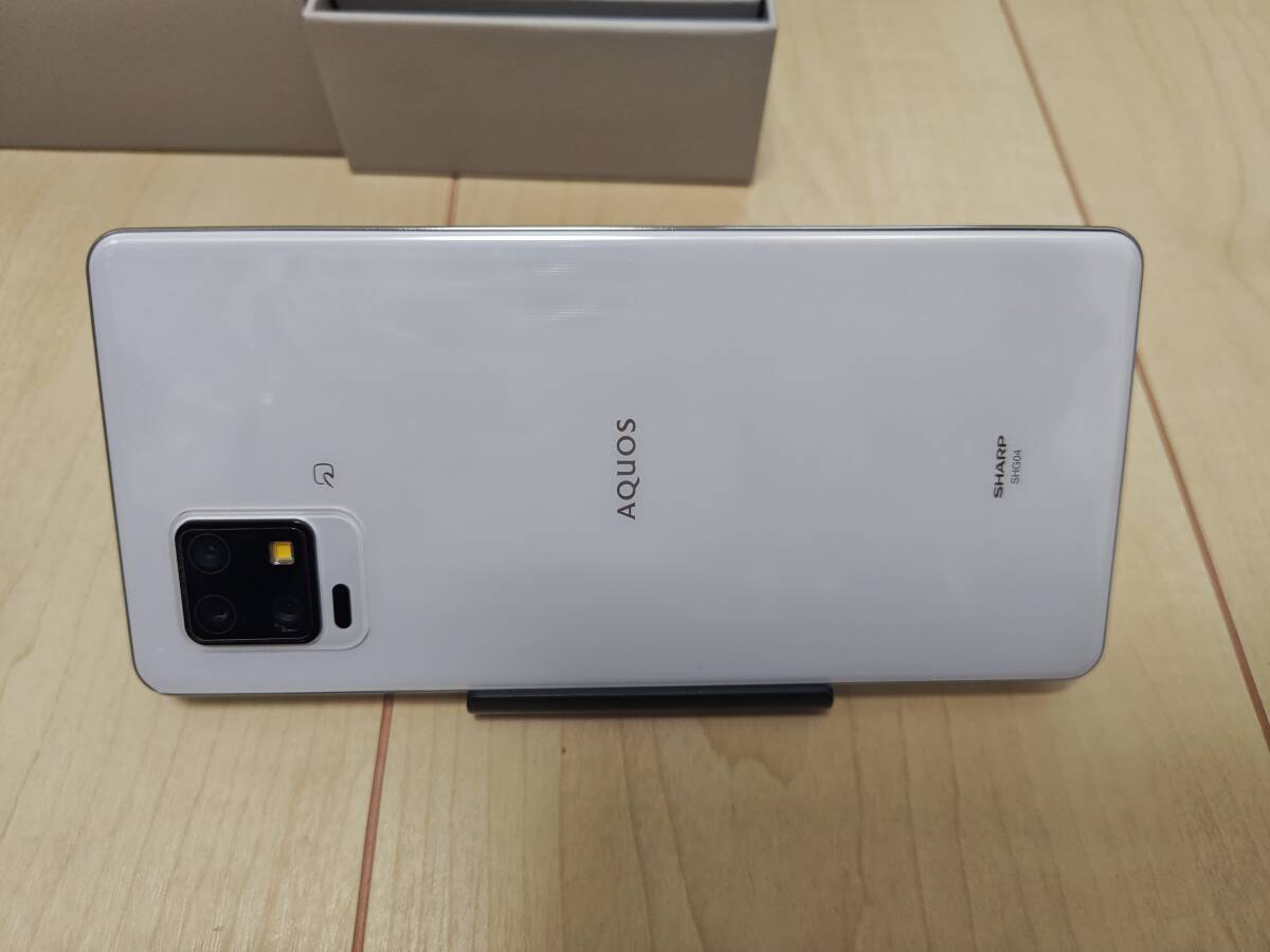 美品・送料無料・残債無】SHARP AQUOS ZERO6 au SHG04 ホワイト 美品・送料無料・残債無】SHARP AQUOS ZERO6 au SHG04 ホワイト