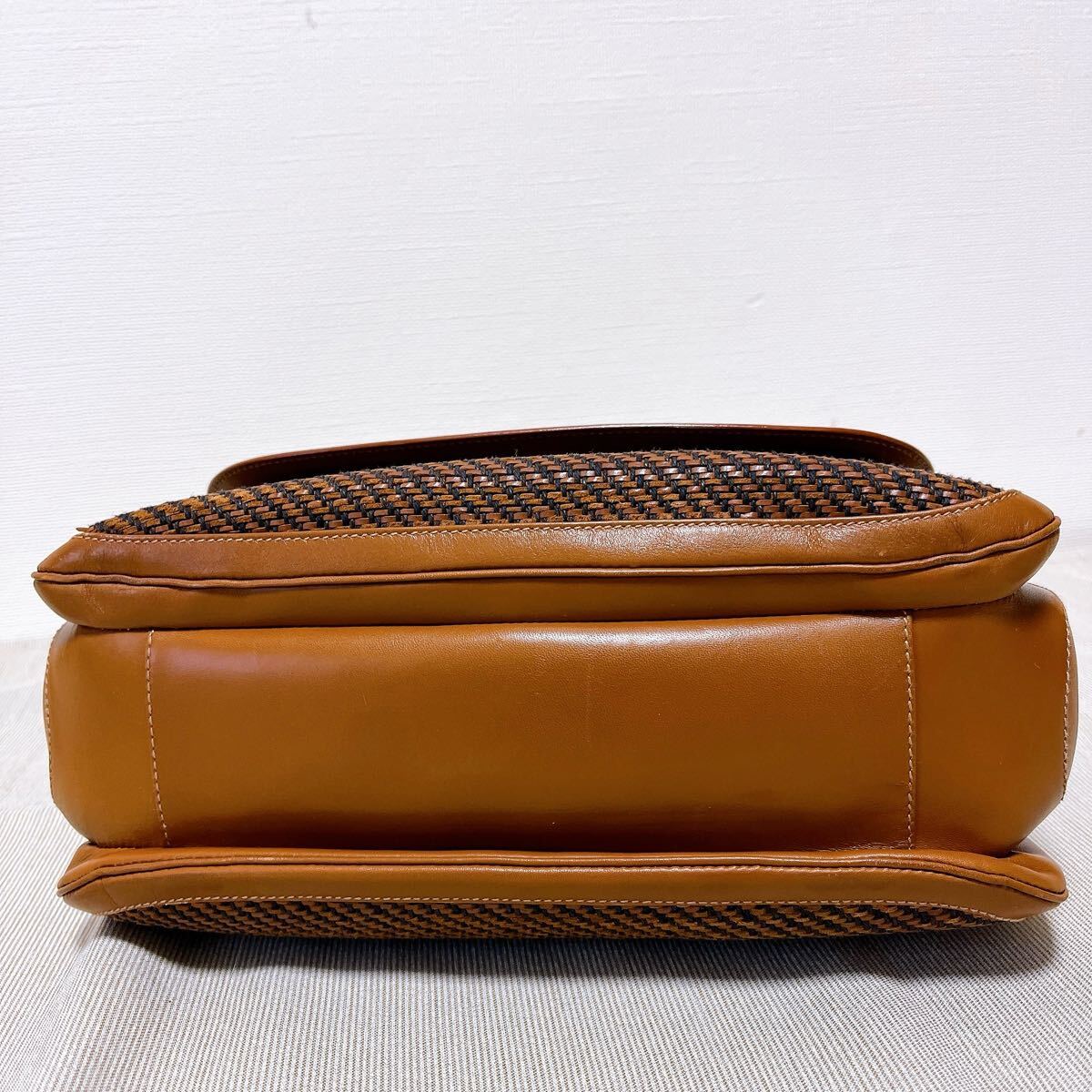 GUCCI グッチ オールド ハンドバッグ ターンロック ウッド GUCCI グッチ オールド ハンドバッグ ターンロック ウッド