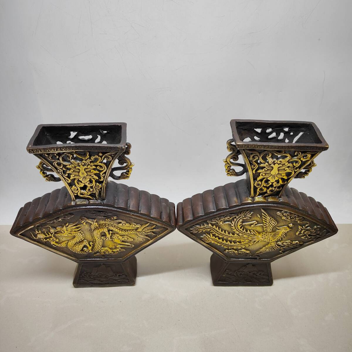 1848  古美術品　銅製　龍文　灯篭  置物　時代物 古寶奇蔵】黄銅製・塗金・龍鳳花瓶一對・置物・賞物・中国