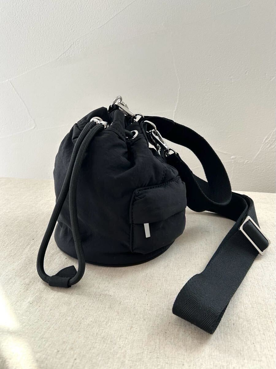 【ZARA】 海外限定 バケットバッグ 巾着バッグ バッグインバッグ ZARA テクニカルファブリック ミニバケットバッグ 巾着型