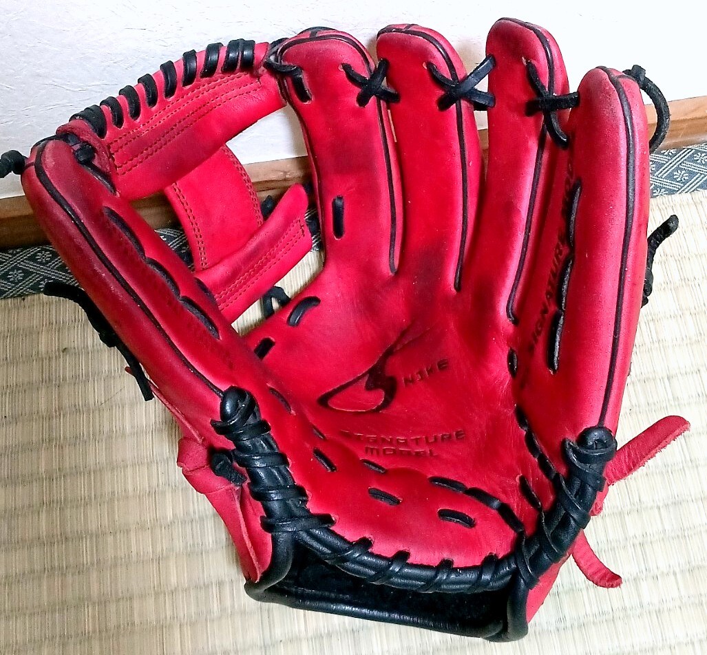 ☆NIKE 軟式グローブ 内野手用 岩村明憲モデル 超希少 中古品 即 ☆NIKE 軟式グローブ 内野手用 岩村明憲モデル 超希少 中古品 即